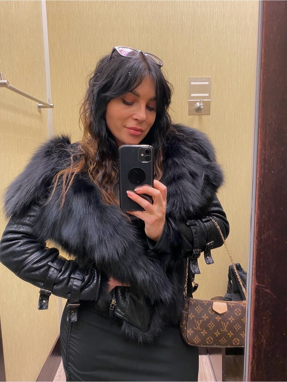 Women's Black Faux Leather Jacket with real Fox fur 💙